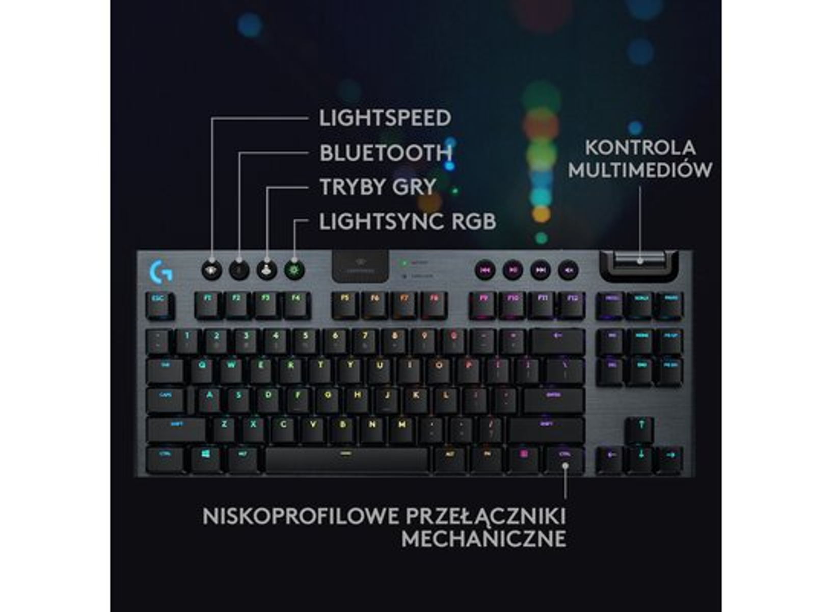 Tastiera gaming con etichette in polacco. Tastiera nera con tasti multicolore. Sfondo scuro.