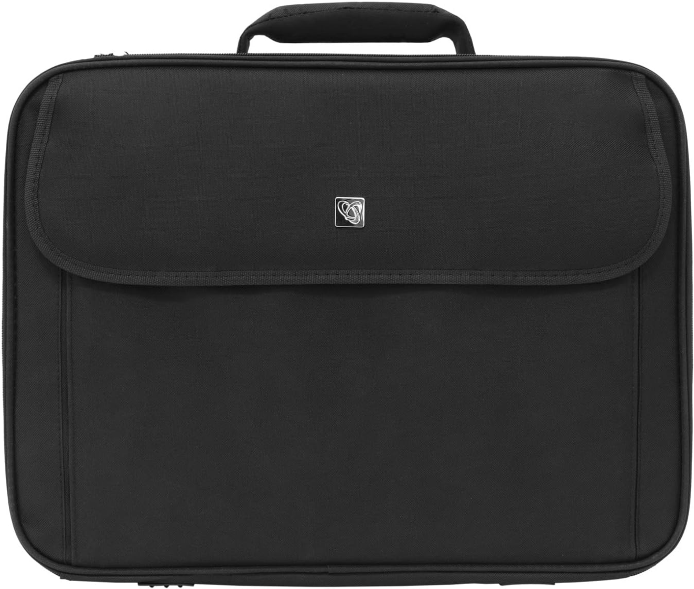 Eine schwarze Laptoptasche mit Klappe und Griff. Sie hat ein kleines Logo auf der Klappe.