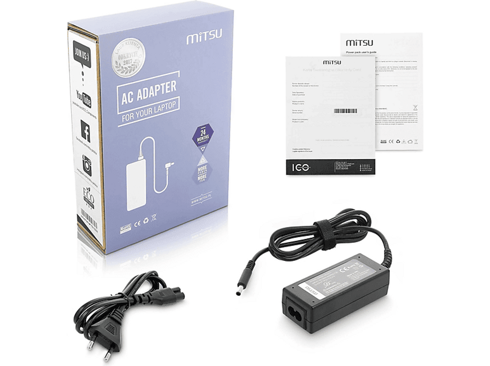 AC-Adapterbox, Adapter und Papiere liegen auf weißem Untergrund. Die Box ist weiß und blau.