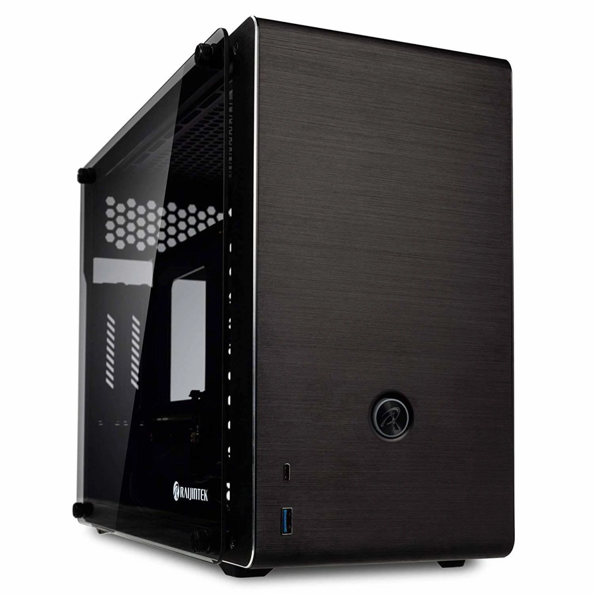 Case per computer desktop nero con pannello laterale in vetro. Ha il logo Raijintek.