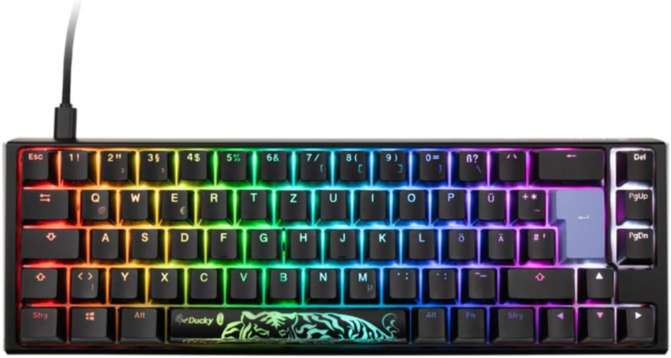 Una tastiera nera con tasti arcobaleno, con un disegno di tigre, leggermente angolata. Un cavo è collegato.