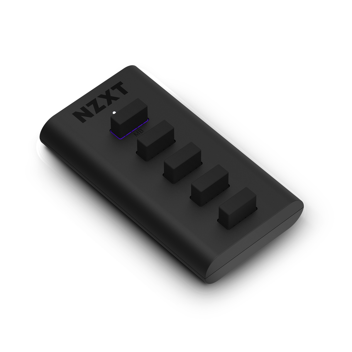Schwarzes NZXT-Gerät mit fünf Knöpfen. 'NZXT' ist oben aufgedruckt.