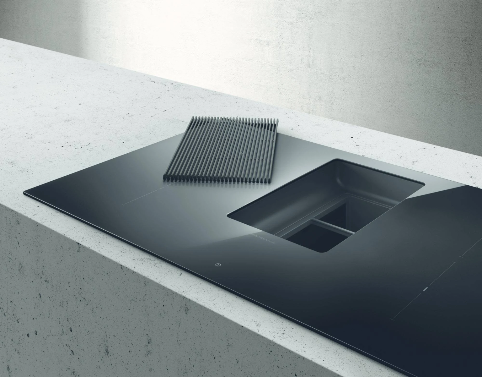 Piano cottura nero con cappa aspirante integrata e griglia metallica su piano bianco.