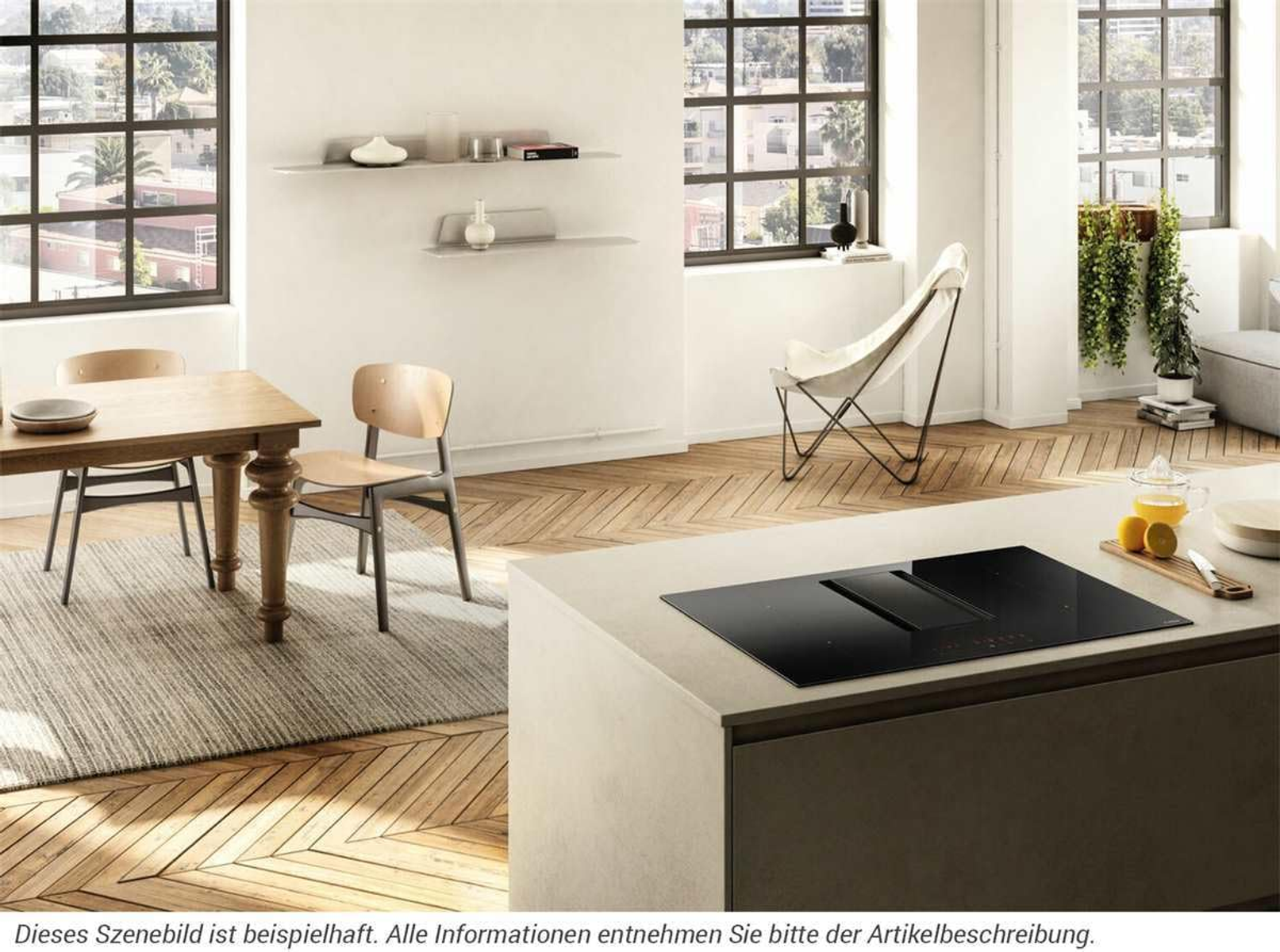 Kuchnia z wyspą, płytą grzewczą, półkami i stołem z krzesłami. Światło słoneczne i drewniana podłoga.