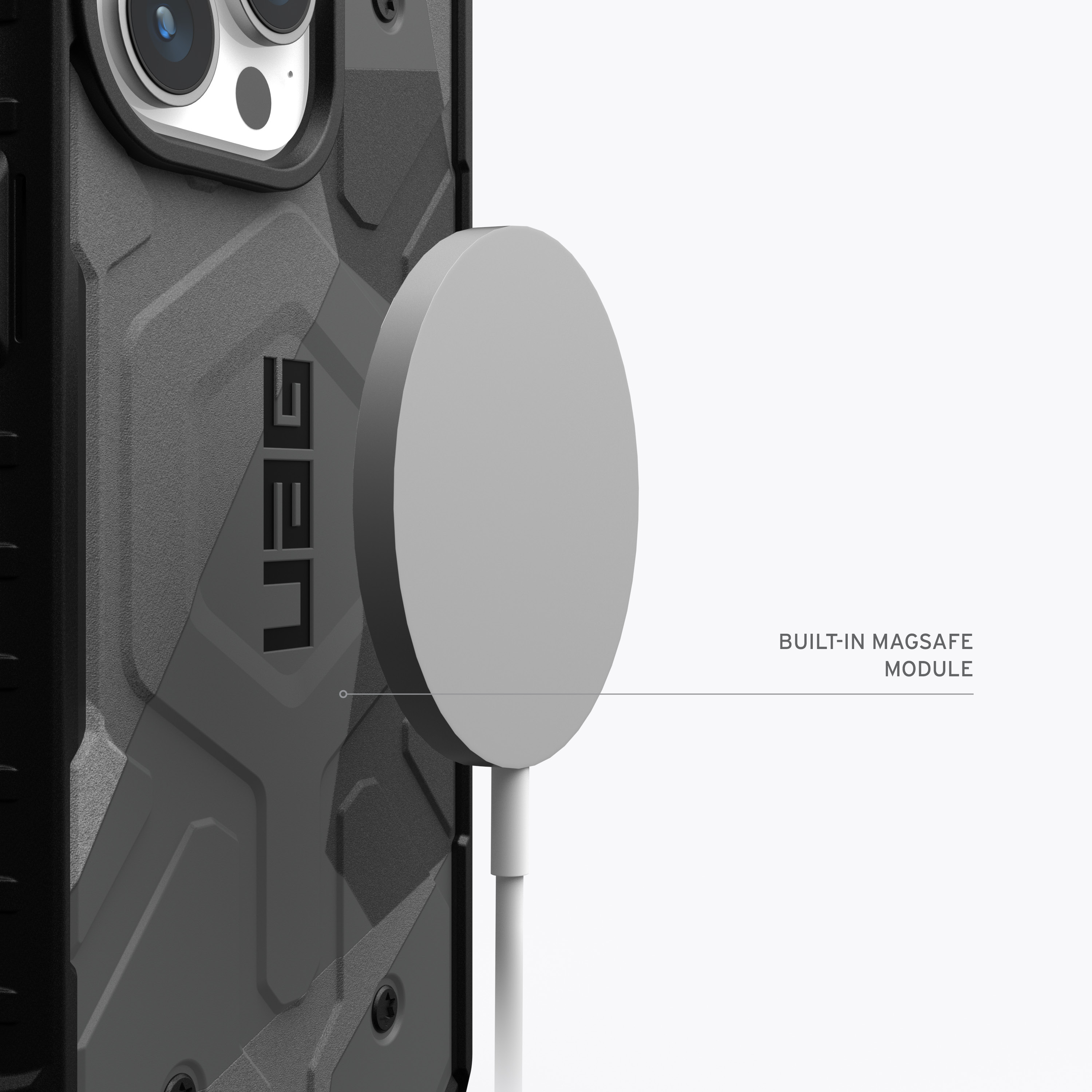 Schwarze Handyhülle mit MagSafe-Modul, auf weißer Oberfläche.