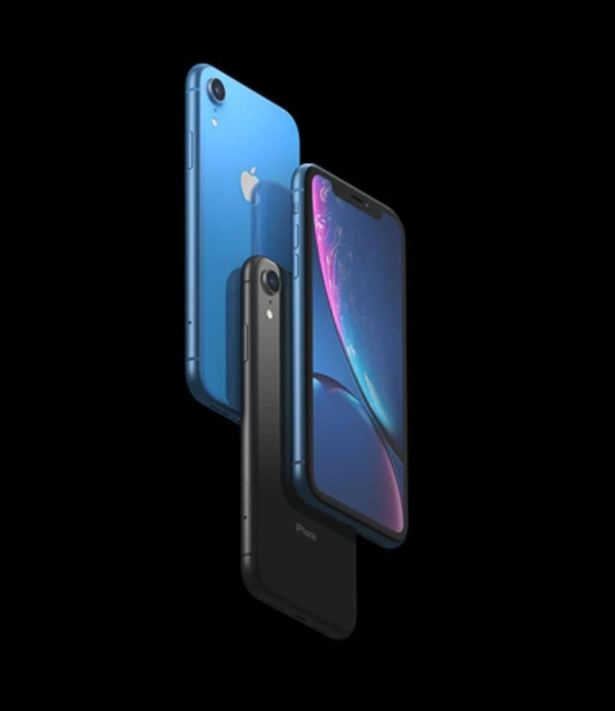 Drei iPhones: blau, schwarz und ein blaues Telefon. Schwarzer Hintergrund. Telefone sind geneigt.