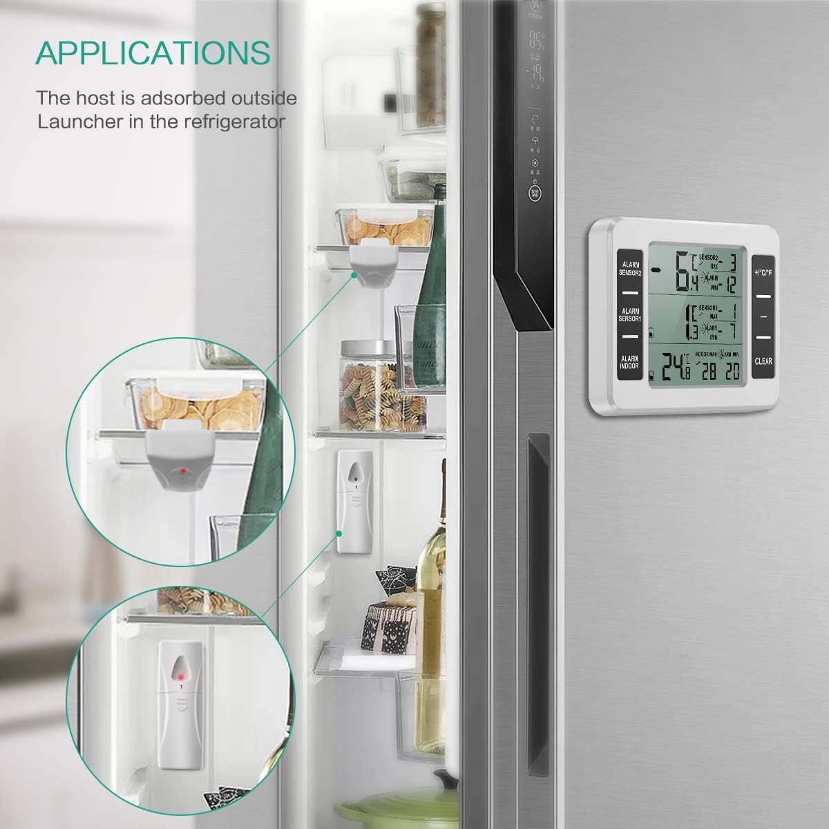 Ein Kühlschrank mit einem Temperaturmonitor im Inneren, mit Lebensmitteln und einer weißen Tür.