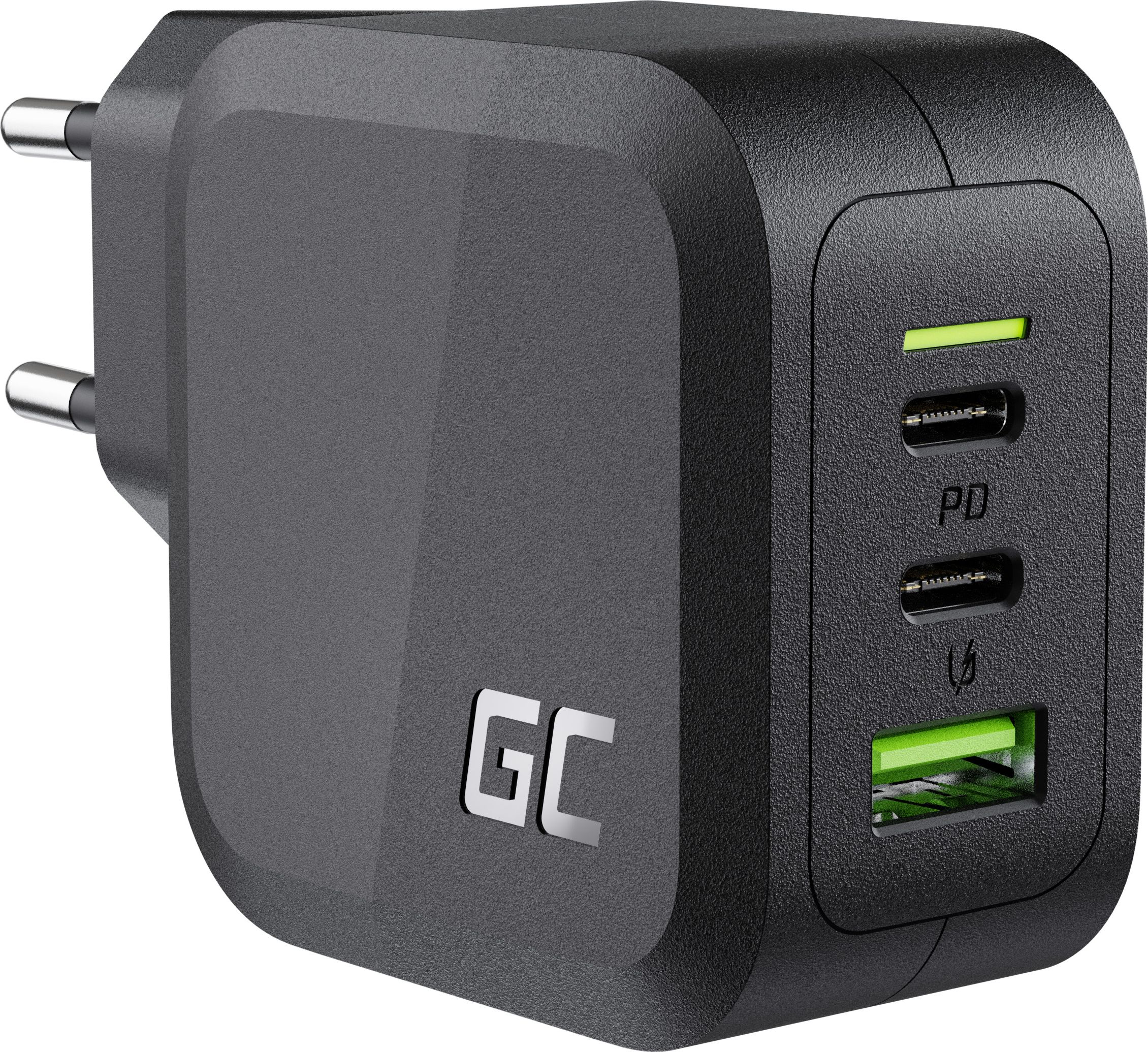 Un caricatore nero con più porte e logo 'GC' argentato.