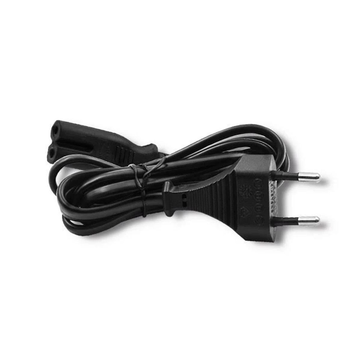 Schwarzes Netzkabel mit zweipoligem Stecker und Buchse. Weißer Hintergrund.