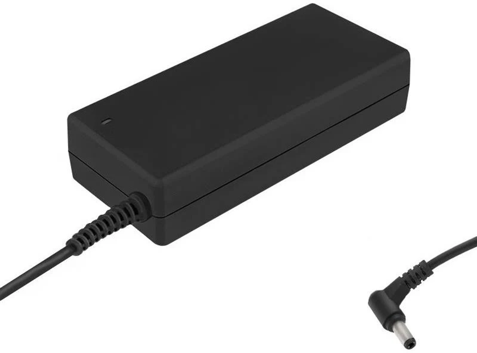 Schwarzes Netzteil mit Gleichstromstecker-Kabel.