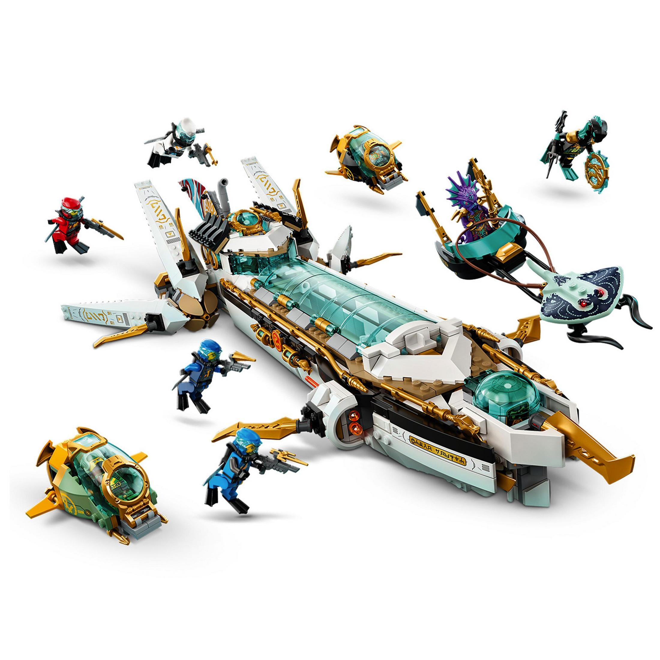 Ensemble LEGO Ninjago comprenant un navire blanc et doré, des figurines et des véhicules plus petits.
