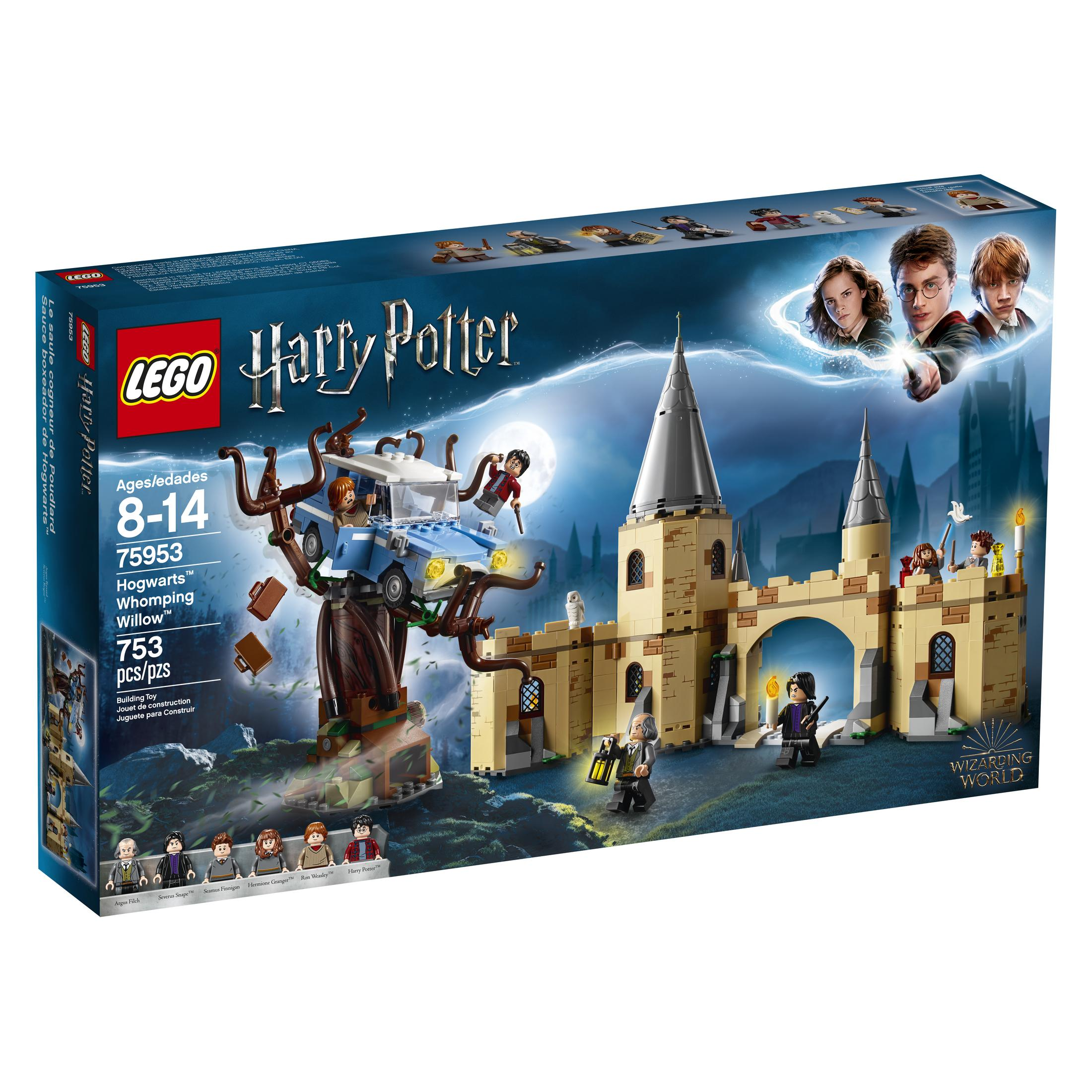 Lego Harry Potter Box-Set. Hogwarts-Schloss mit Figuren und einem Auto vor einem Baum.