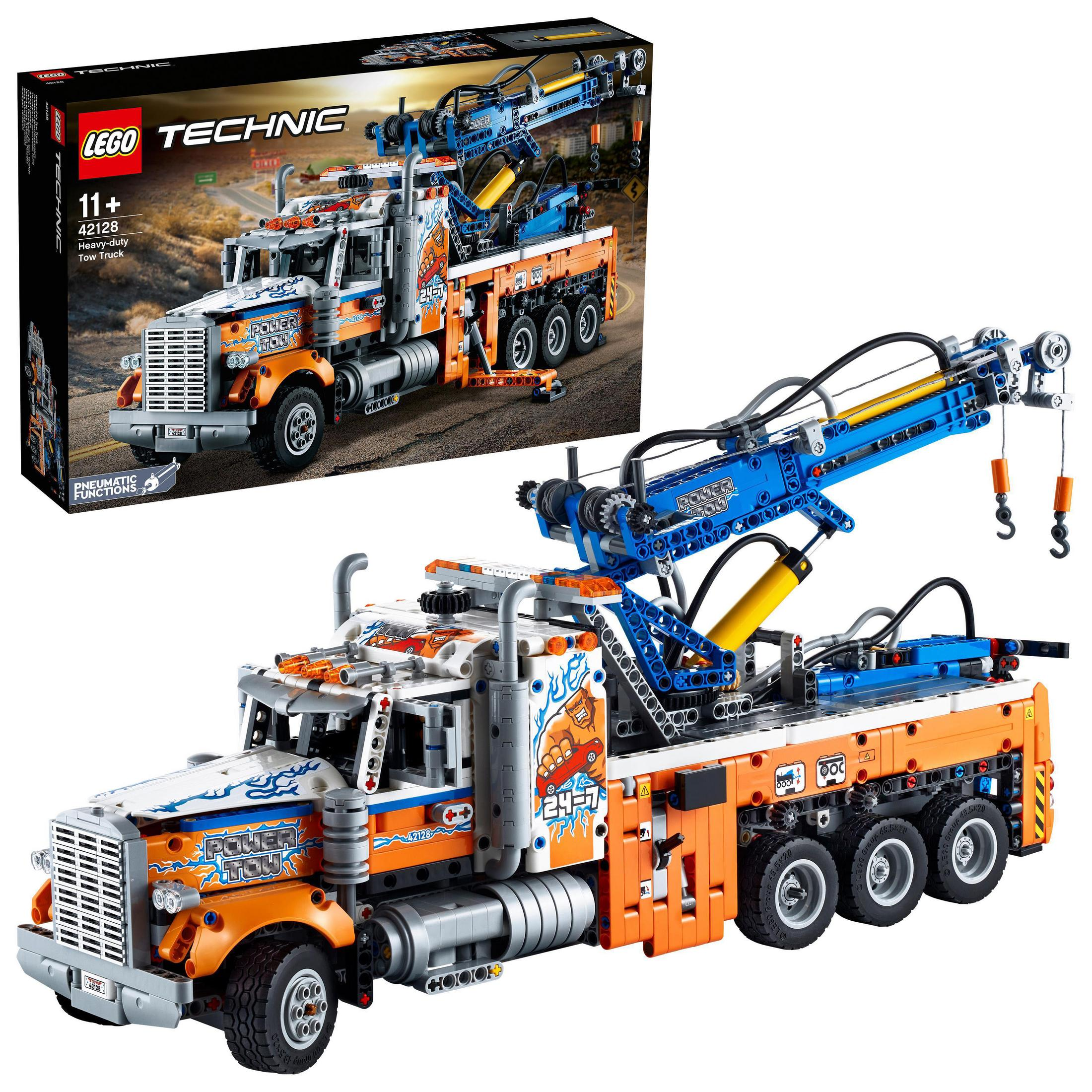 Pudełko i model LEGO Technic holownika na białym tle.