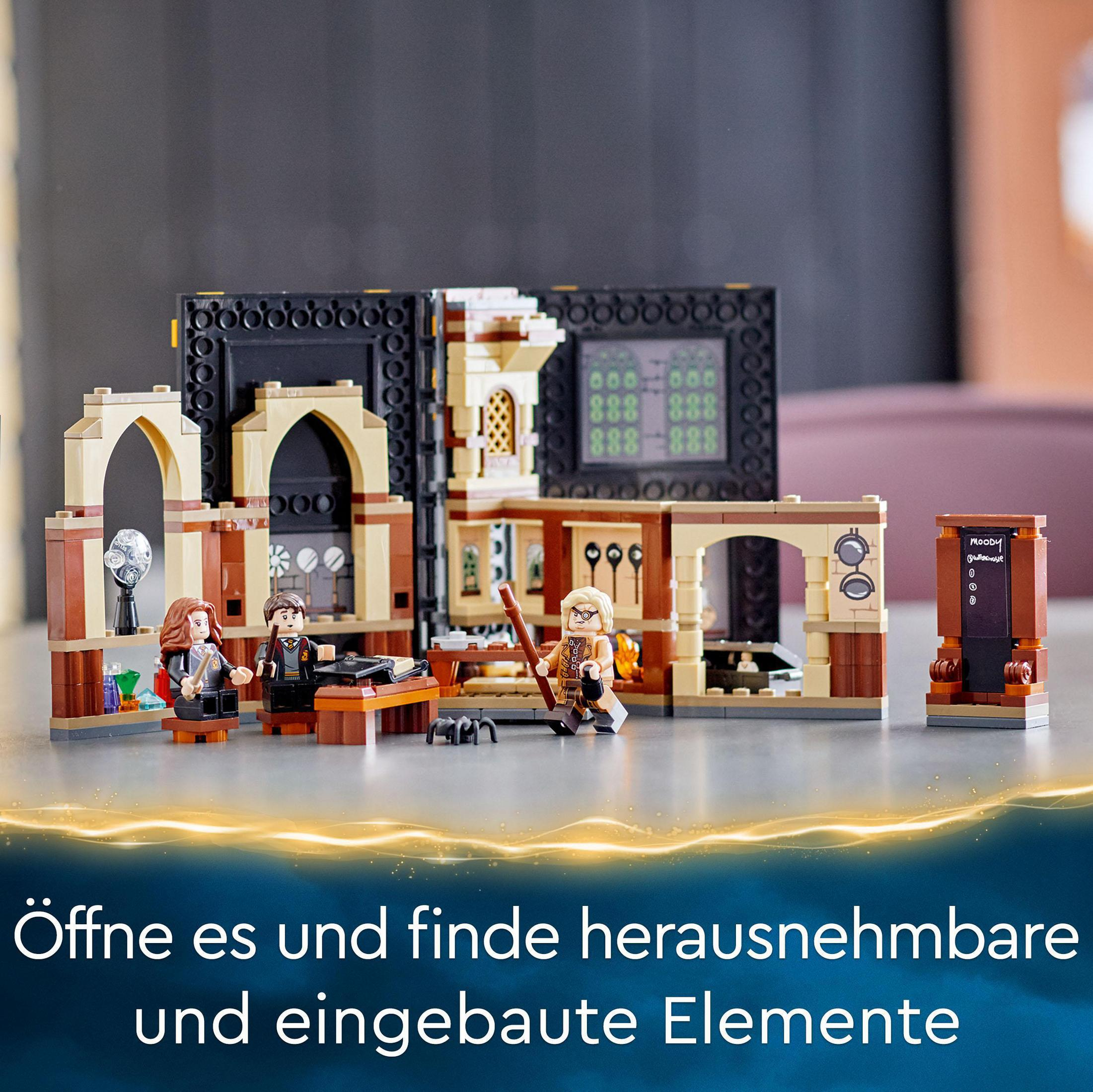Lego Harry Potter Set mit Figuren und einem Gebäude auf unscharfem Hintergrund.