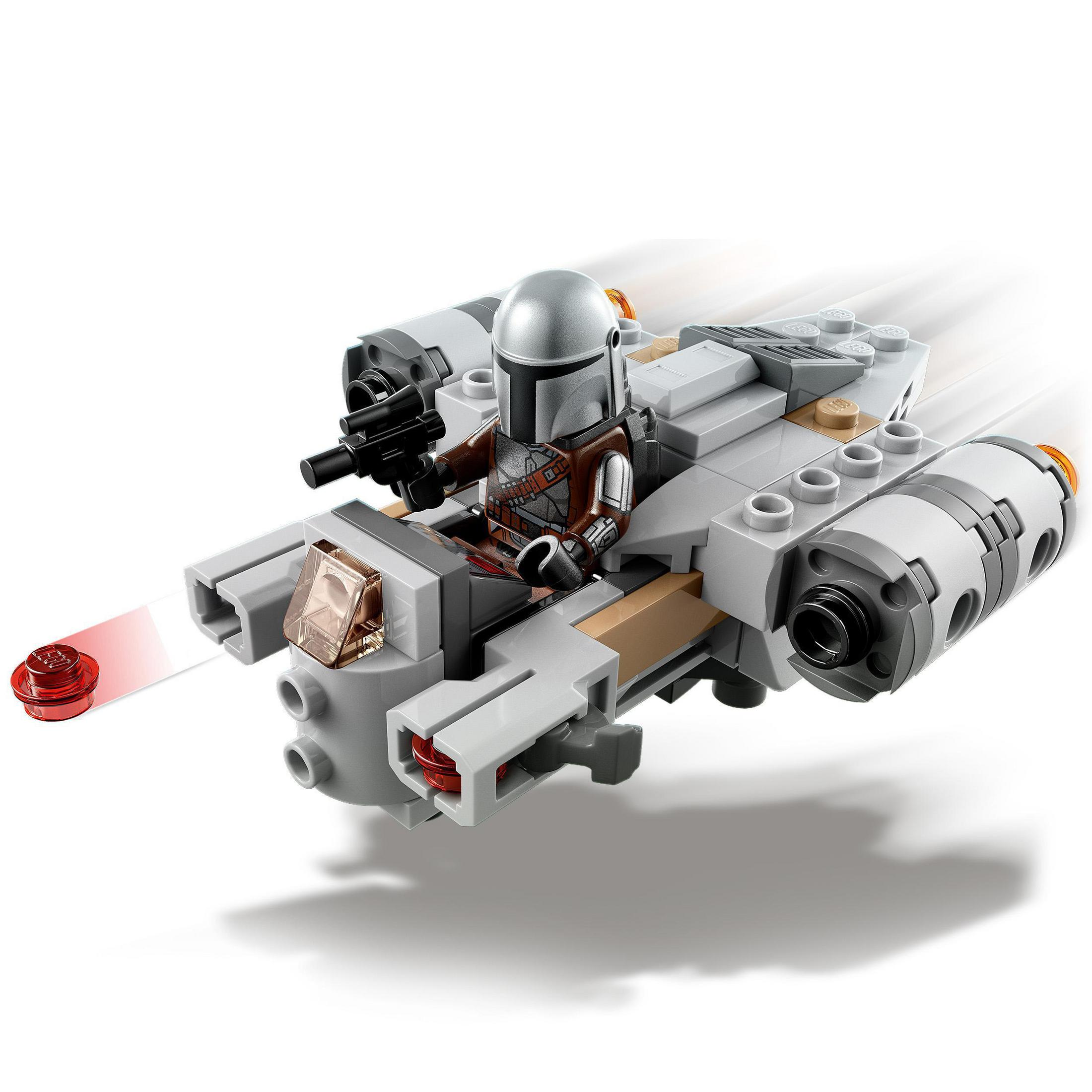 Lego Star Wars Set. Der Mandalorianer in einem grau-silbernen Schiff mit rotem Stud-Shooter.