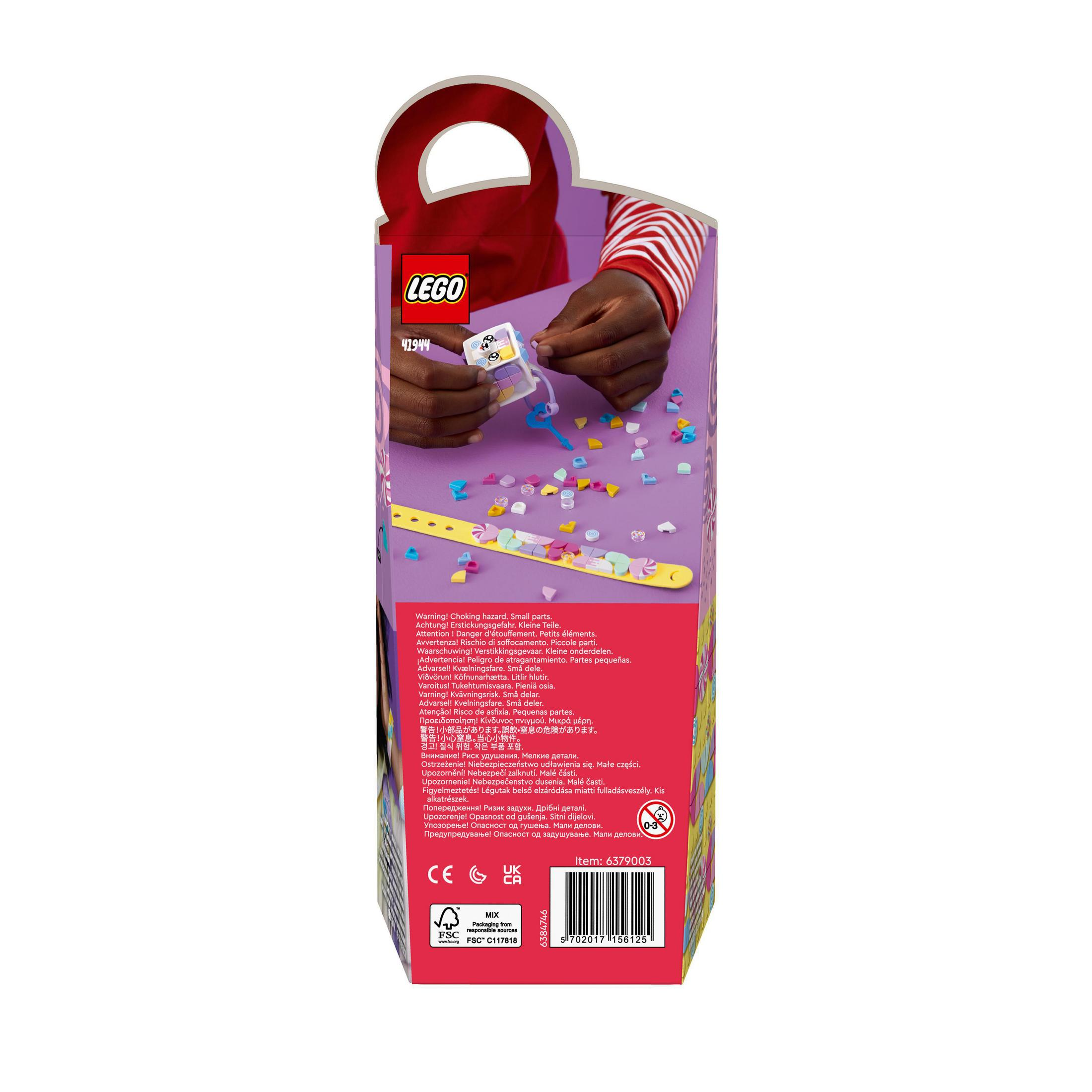 LEGO Dots Armband-Set-Verpackung mit einer Kinderhand, die das Armband zusammenbaut.