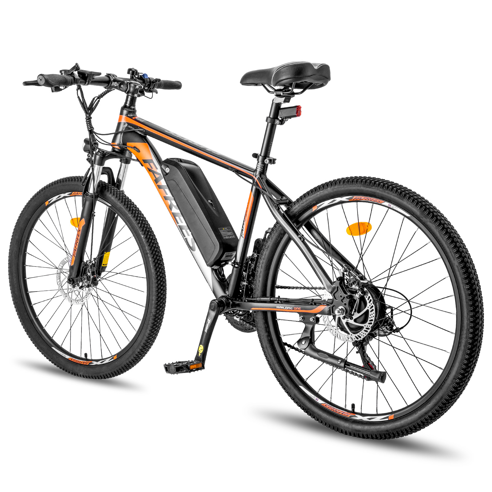 Bicicletta elettrica nera e arancione su sfondo bianco, vista posteriore angolata.