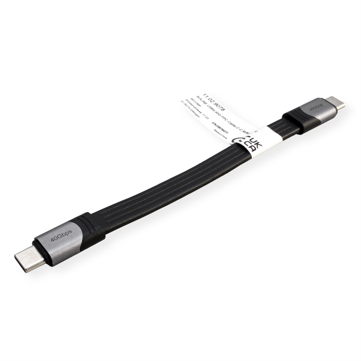 Zwarte USB-C-kabel. Zilveren connectoren met 40 Gbps tekst. Wit label.