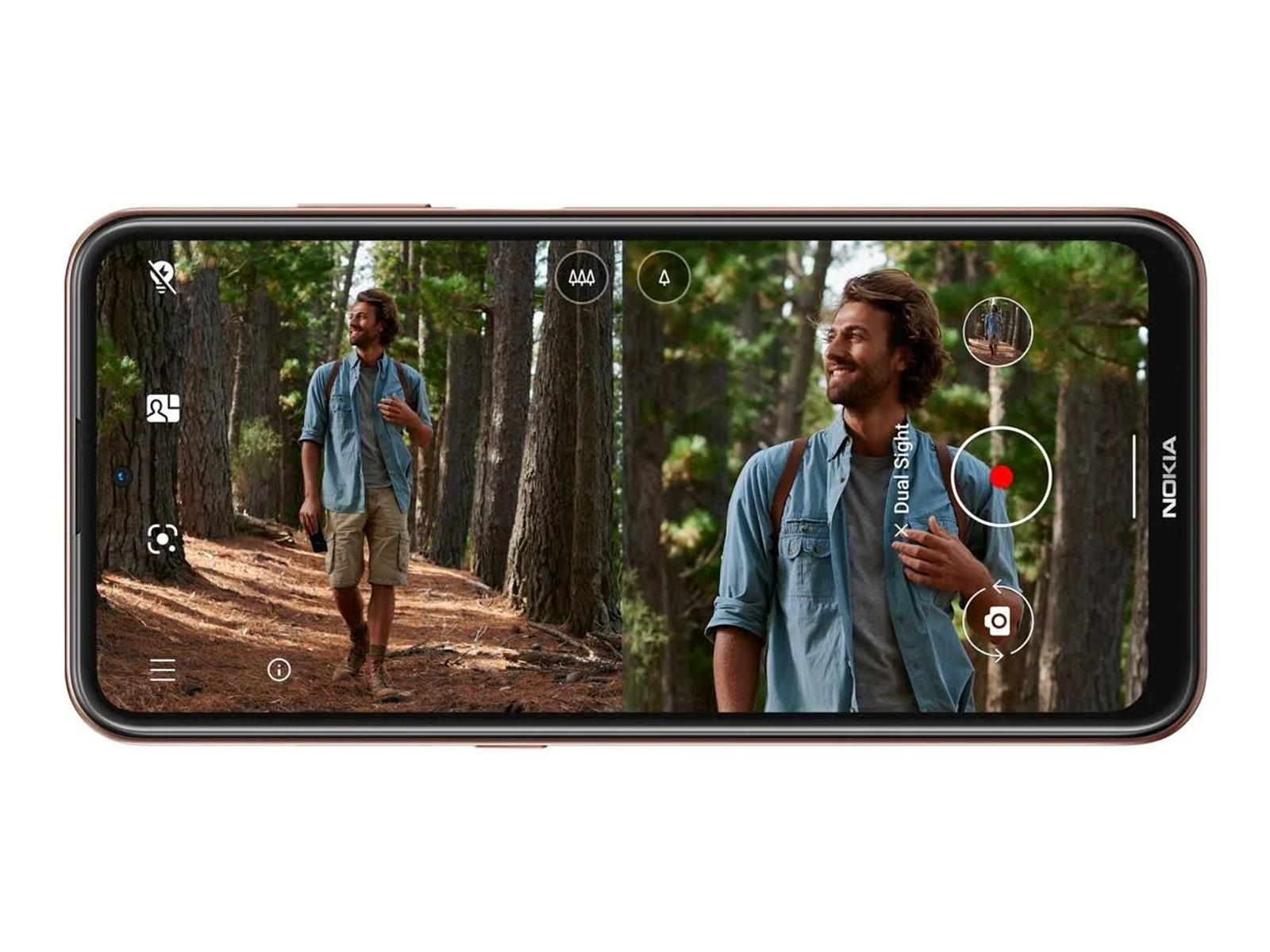 Man in bos, telefoon vasthoudend, met dual-sight camerafunctie.