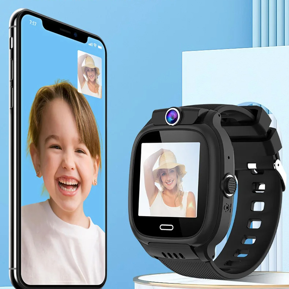 Un niño ve una videollamada en un teléfono. Un smartwatch muestra a la misma persona en una banda negra.