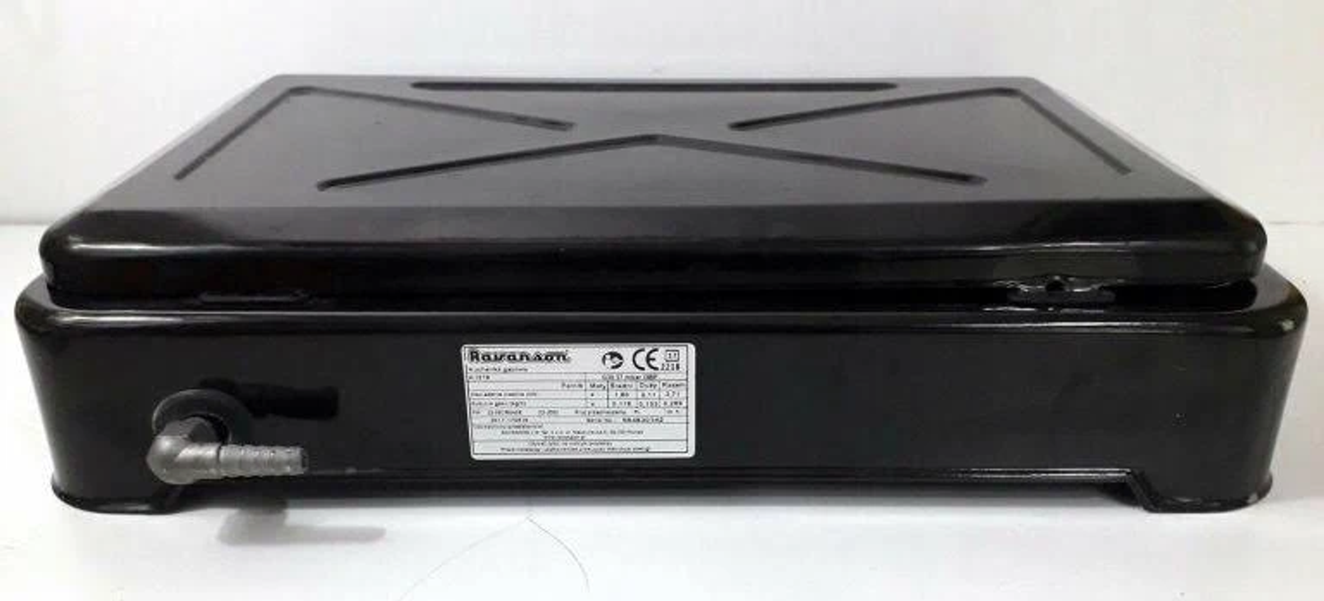 Czarne urządzenie o nazwie 