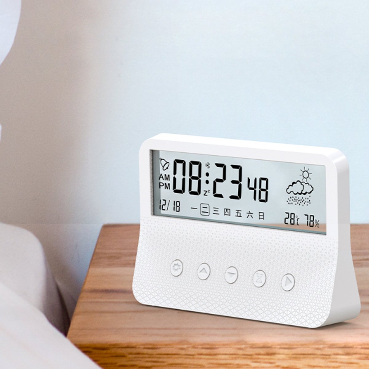 Eine weiße Digitaluhr mit Zeit-, Datums-, Wetter- und Temperaturanzeige.