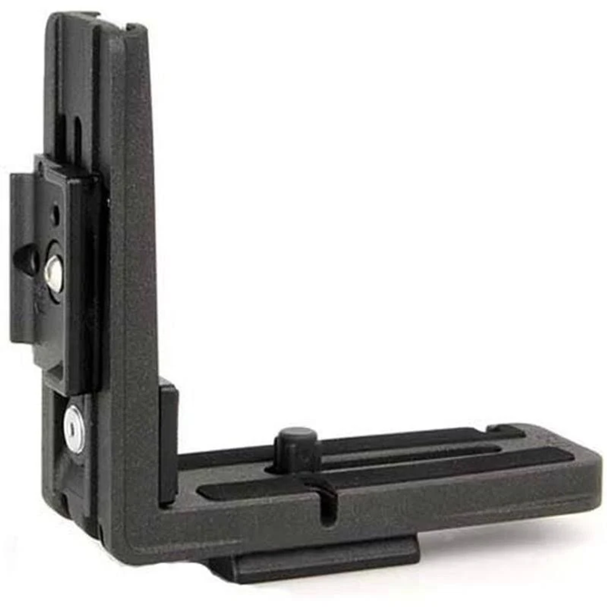 Una caja negra rectangular con asa. Tiene esquinas redondeadas y pequeños detalles circulares en la superficie.