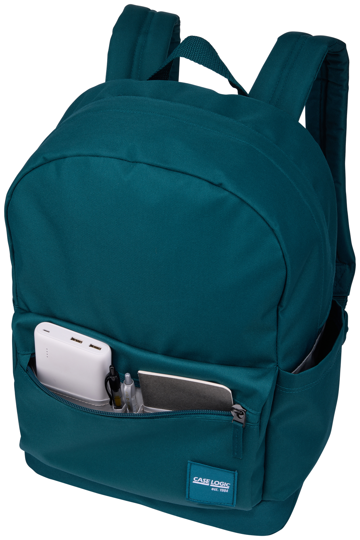 Ein tealfarbener Rucksack mit einer Vordertasche, die ein weißes Ladegerät, Stifte, ein Tablet und ein Etikett enthält.