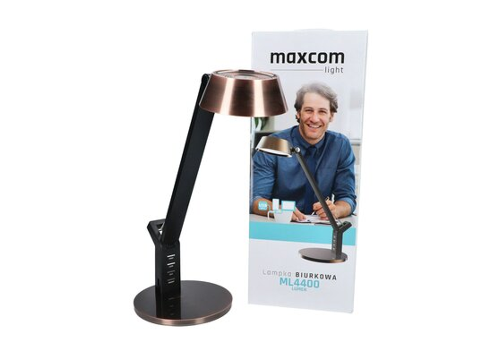 Lampada da scrivania con uomo sullo sfondo, confezione del prodotto.
