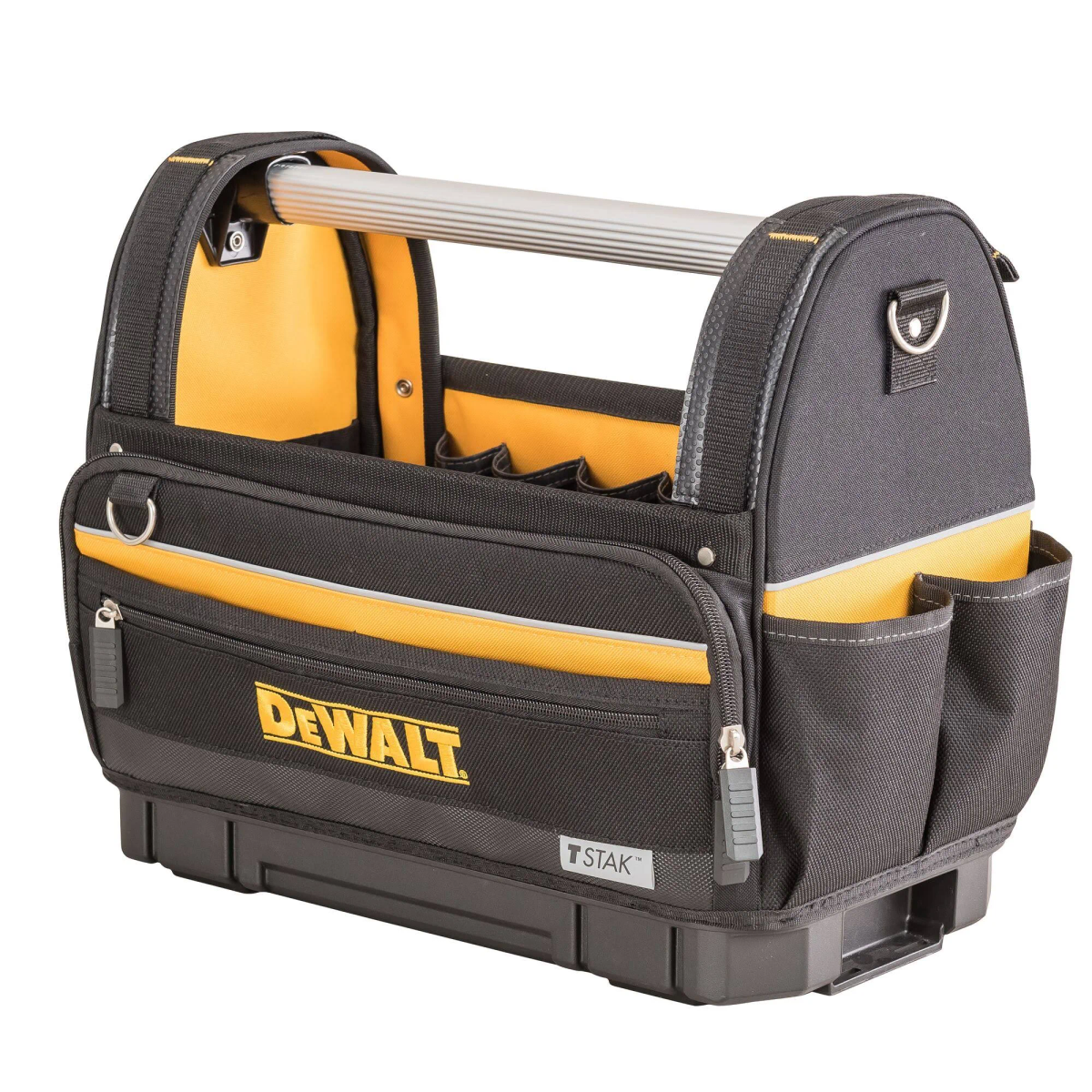 Schwarz-gelbe DeWalt Werkzeugtasche mit silbernem Griff. Sie steht auf weißem Hintergrund.