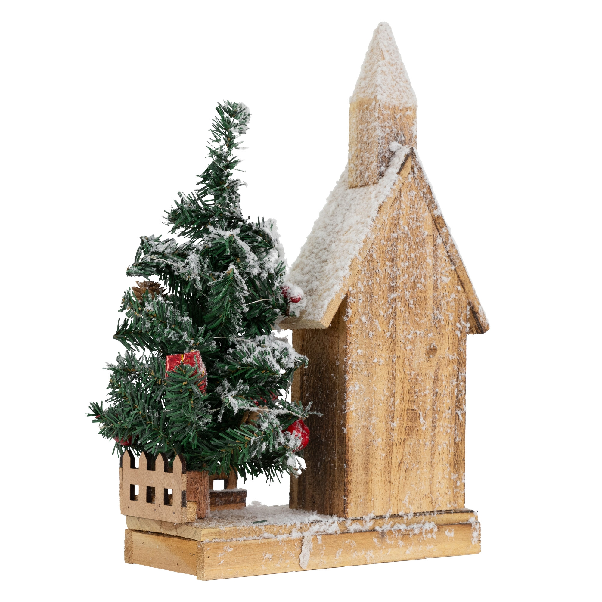 Holzhaus mit kleinem Weihnachtsbaum mit roten Dekorationen. Es ist auf weißem Grund.