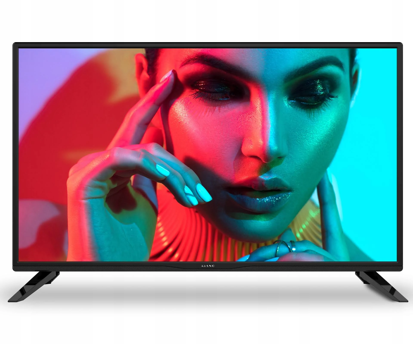 Ekran telewizora przedstawiający kobietę z makijażem, oświetloną niebieskimi i czerwonymi światłami, na czarnym stojaku.