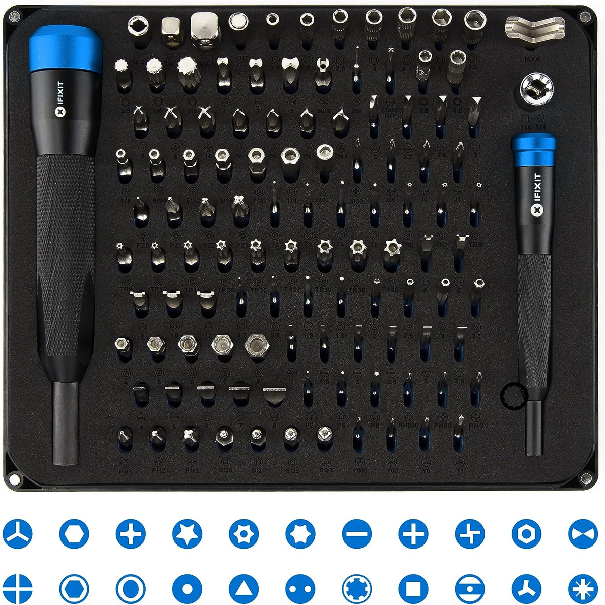 Ein schwarzer Werkzeugkasten mit mehreren Schraubendreherköpfen und zwei Schraubendrehern mit blau-schwarzen Griffen.