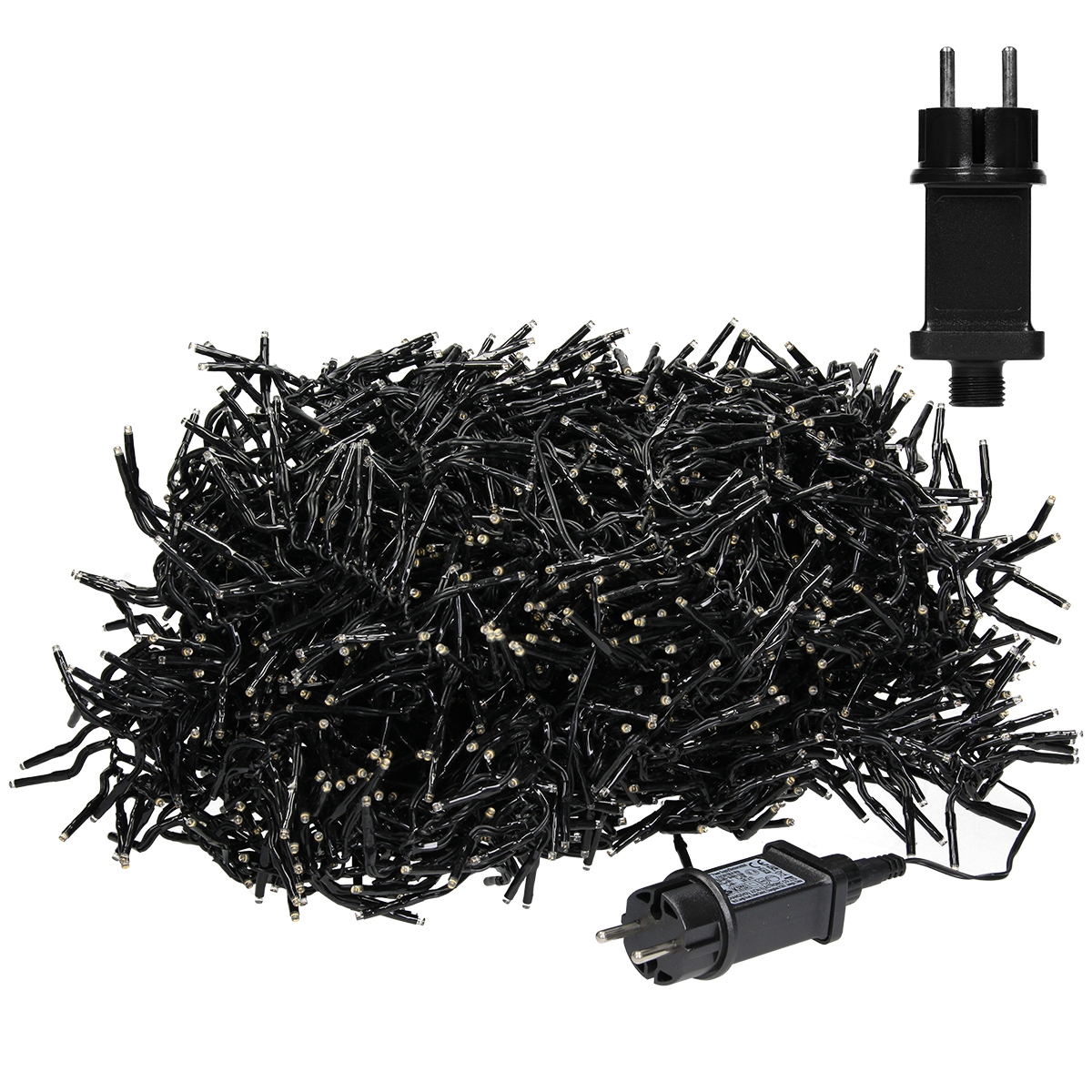 Schwarze Weihnachtslichter mit Netzteil. Enthalten sind ein zweiter Adapter und ein Stecker.