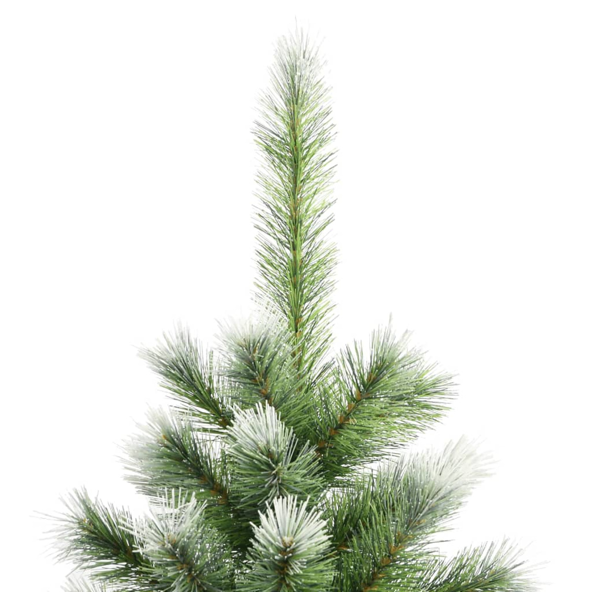 Nahaufnahme von bereiften Weihnachtsbaum-Nadeln auf weißem Hintergrund.