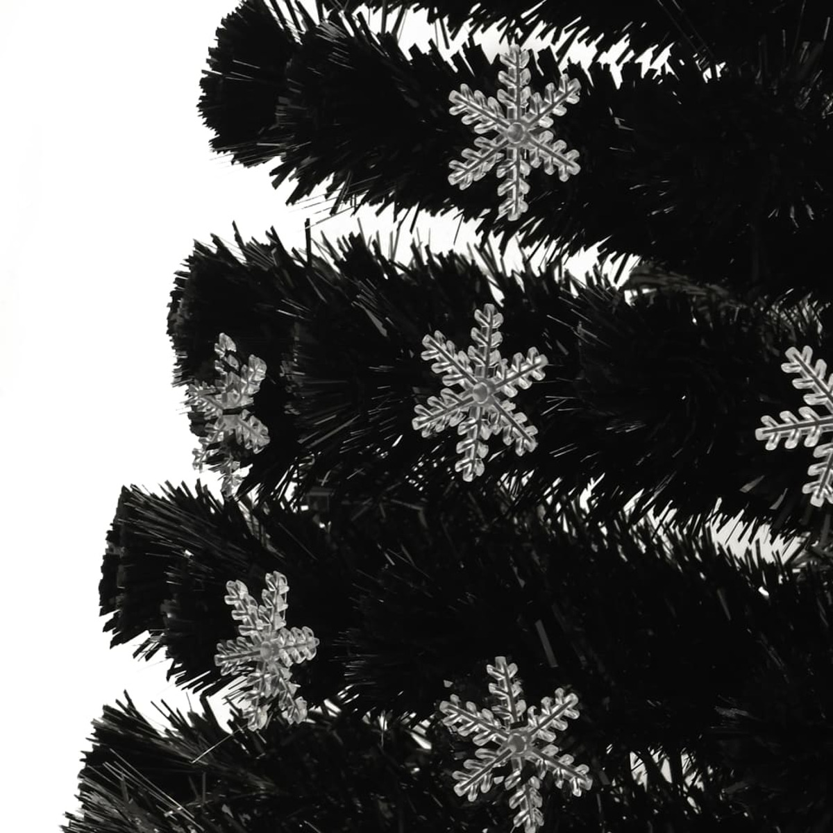 Nahaufnahme eines schwarzen Weihnachtsbaums mit Schneeflocken-Ornamenten. Weißer Hintergrund.