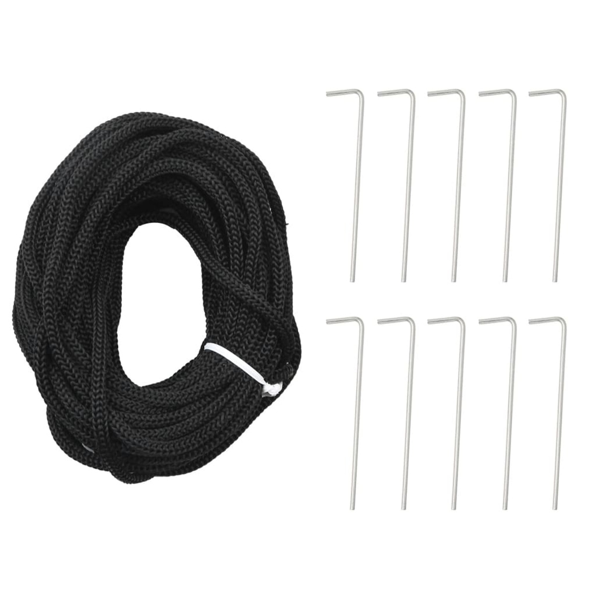 Eine Rolle schwarzes Seil und Metallpfähle auf weißem Hintergrund.