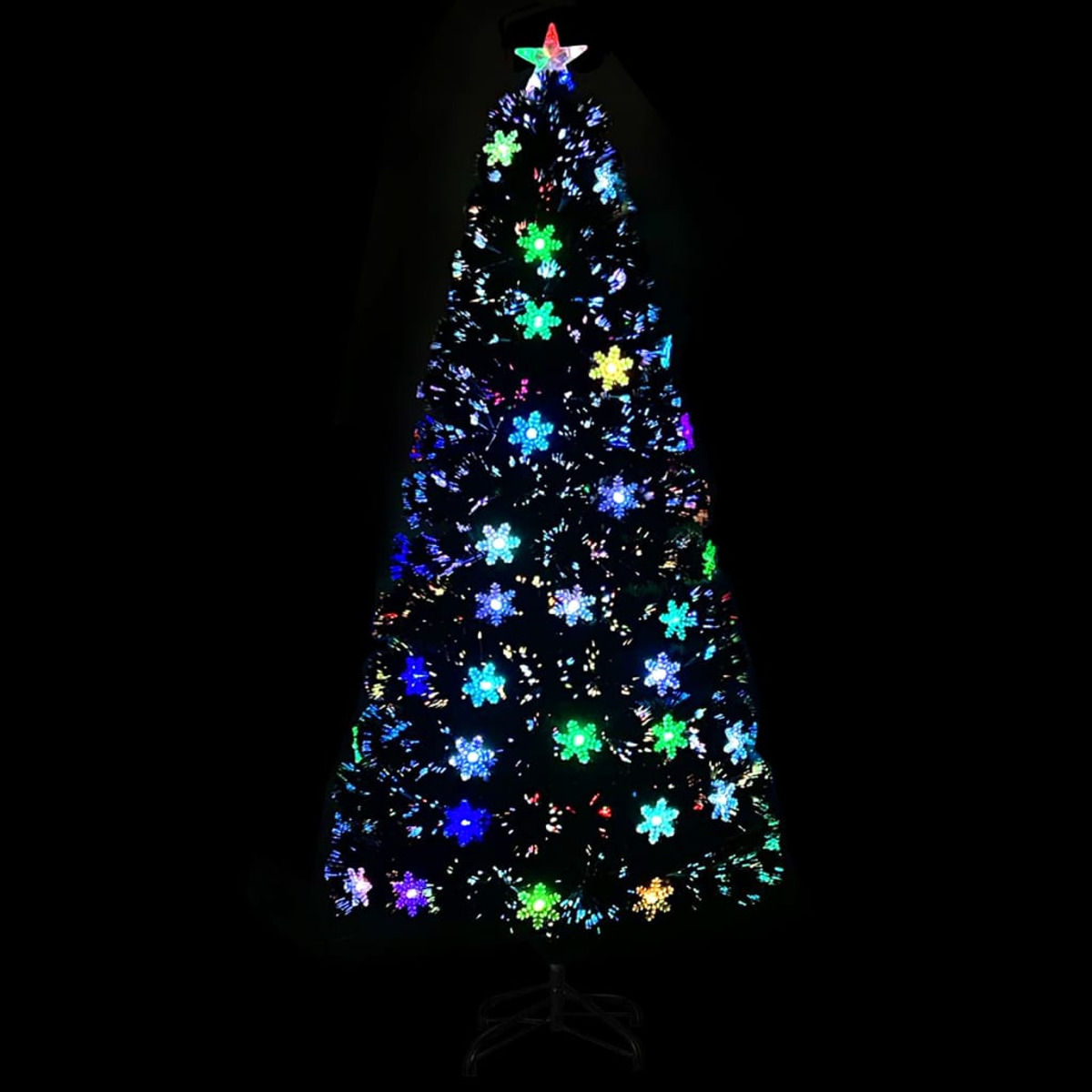 Schwarzer Weihnachtsbaum mit bunten Schneeflockenlichtern. Dunkler Hintergrund.