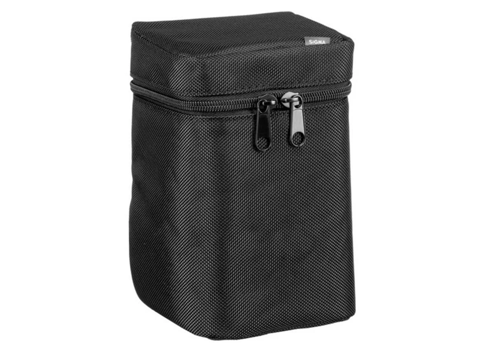 Bolsa negra para objetivo de cámara con cremallera, marca 'SIGMA' en la parte superior. Fondo blanco.