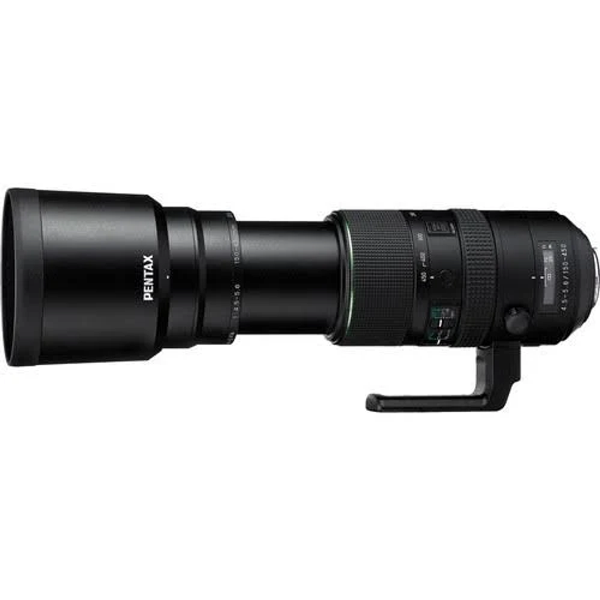 Schwarzes Kameraobjektiv, mit der Marke PENTAX und einem seitlich angebrachten Griff.