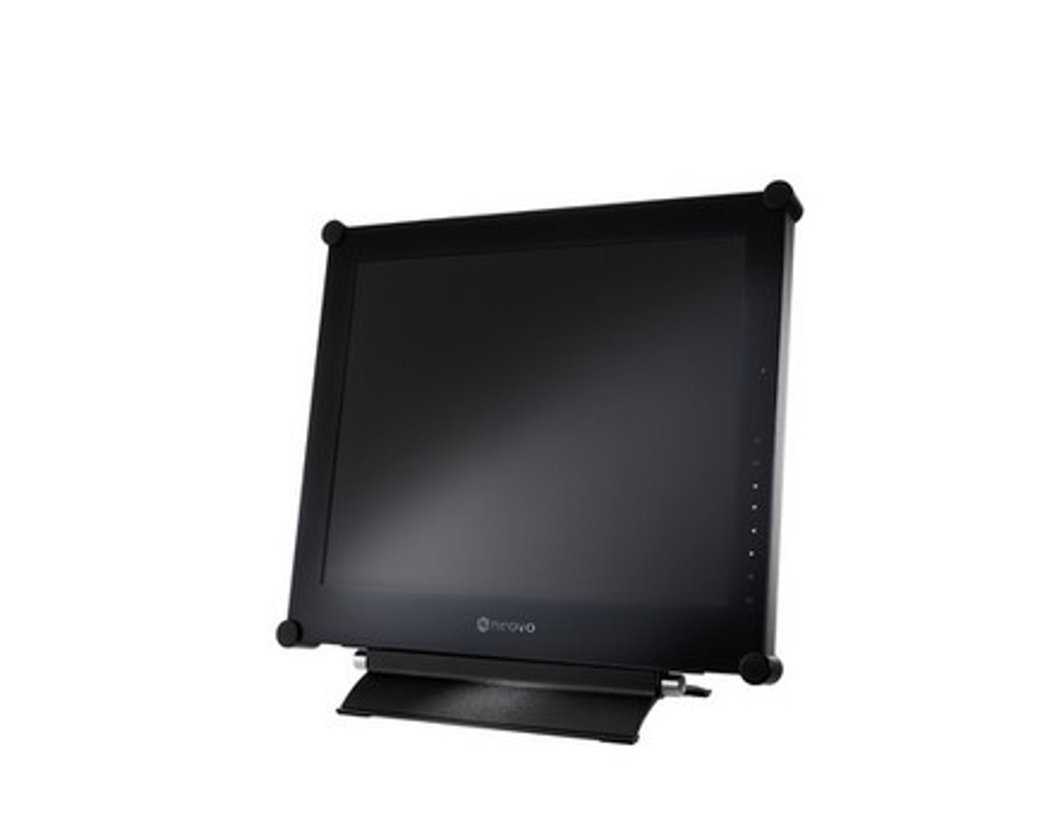 Schwarzer Computermonitor, leicht nach oben geneigt. Mit Ständer. Weißer Hintergrund.