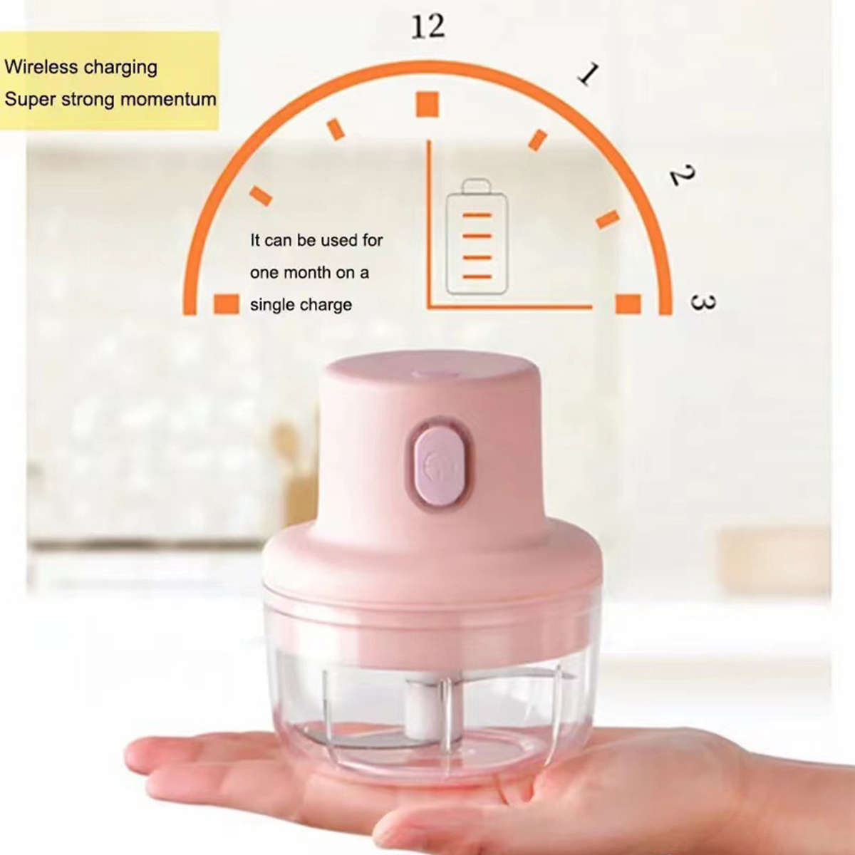 Ein rosa Mini-Zerkleinerer mit transparentem Behälter und pinkfarbenem Knopf. Text beschreibt seine Eigenschaften.