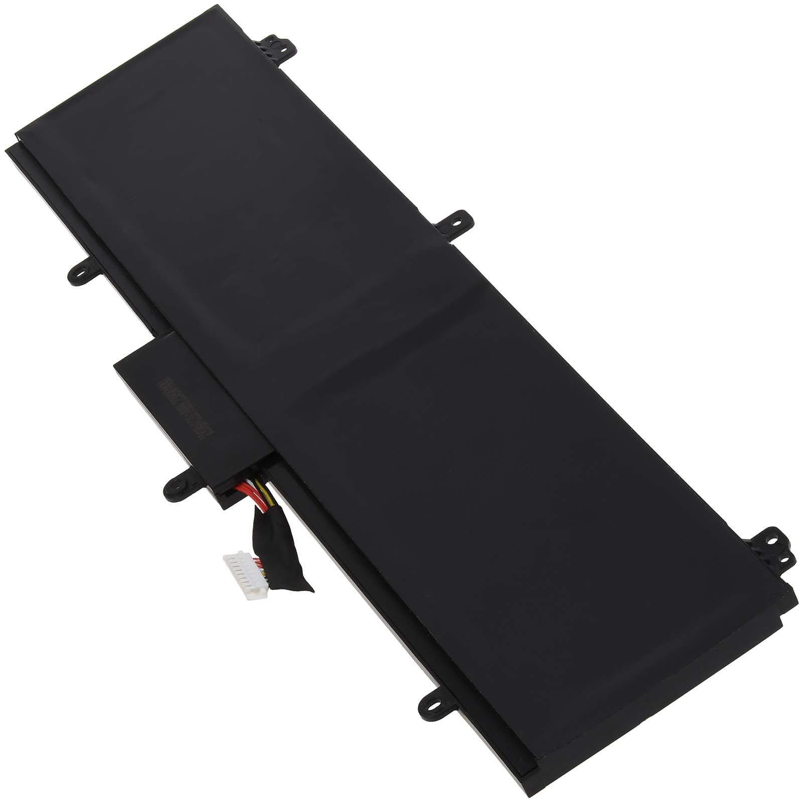 Schwarzer Laptop-Akku mit angeschlossenen Kabeln und weißem Stecker vor weißem Hintergrund.