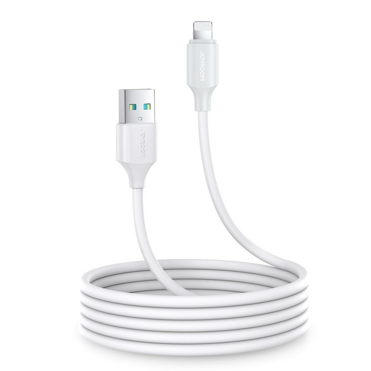 Un cavo da USB a Lightning bianco, arrotolato, su sfondo bianco.