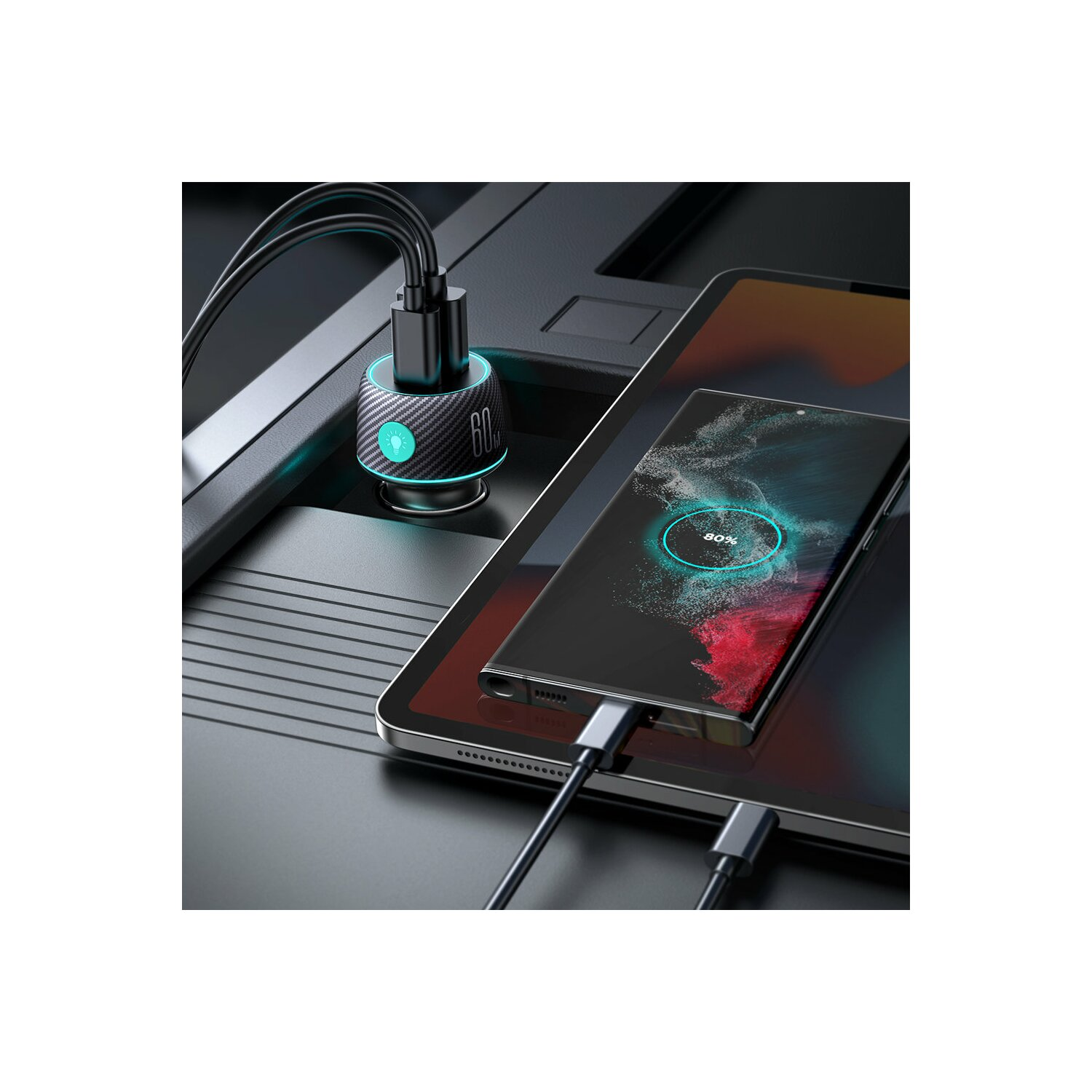 Telefon ładujący się za pomocą ładowarki wieloportowej. Tablet i telefon na biurku.