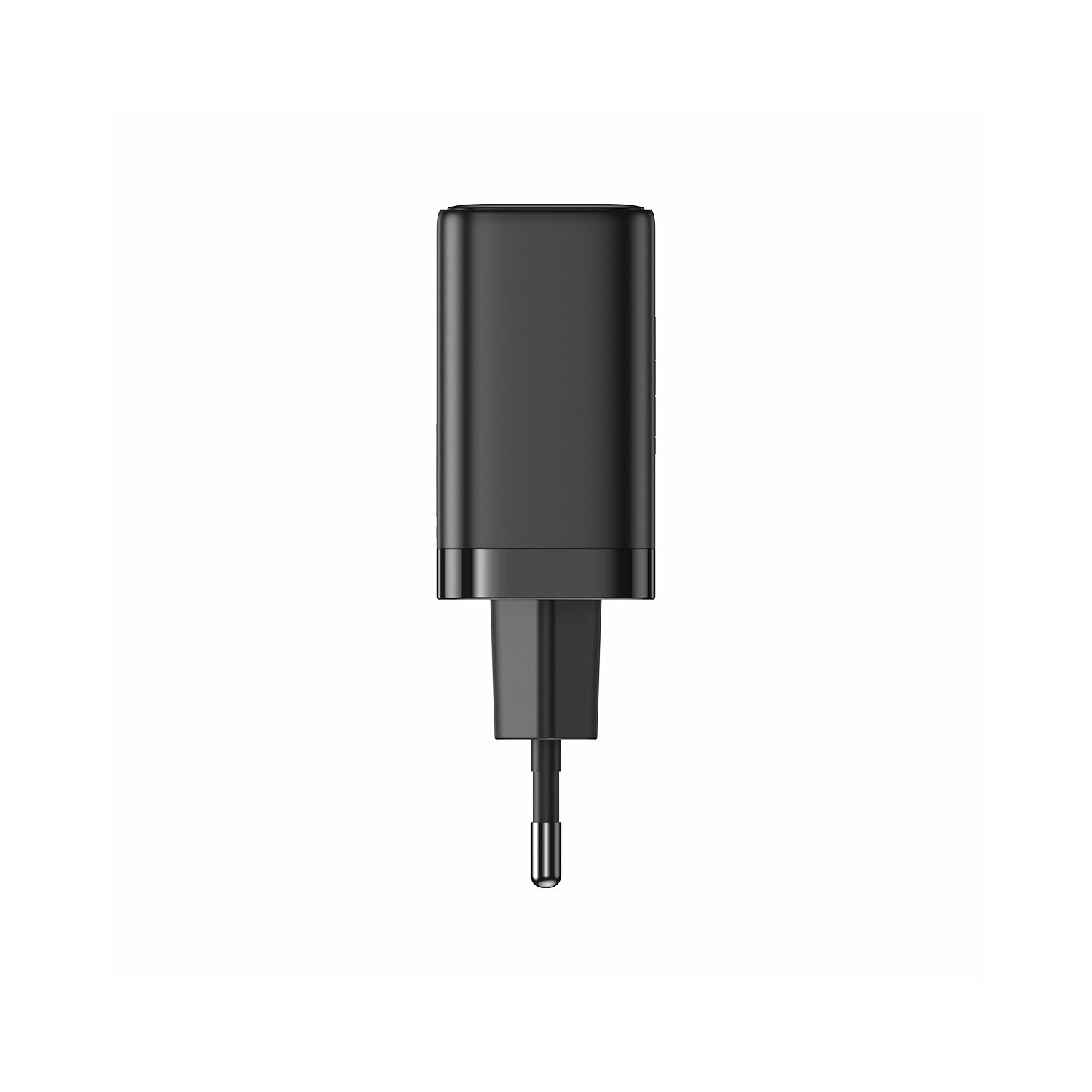 Ein schwarzes Ladegerät mit Stecker. Das Ladegerät vor weißem Hintergrund.