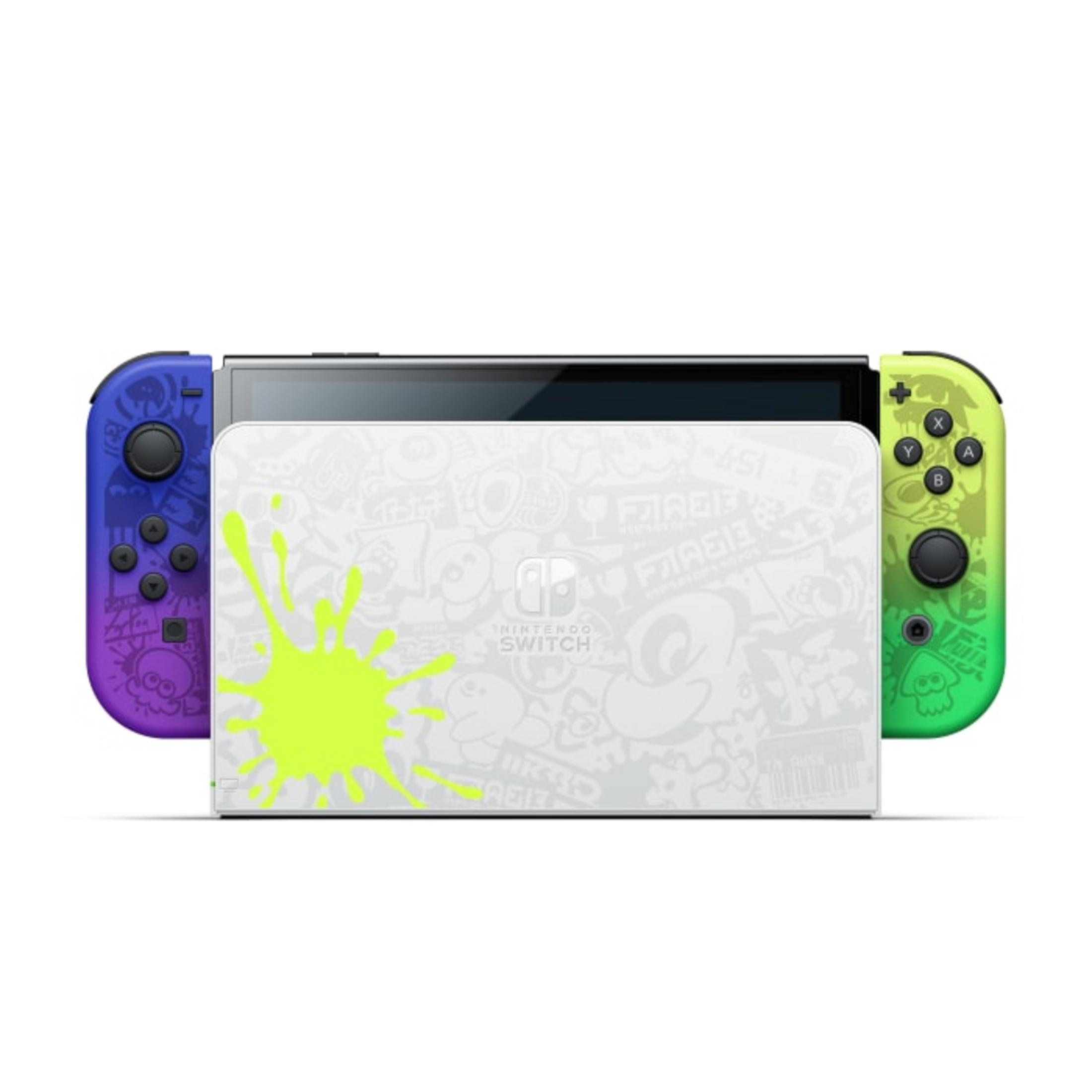 Eine Nintendo Switch mit Farbcontrollern und einem gesprenkelten Design auf der Rückseite.