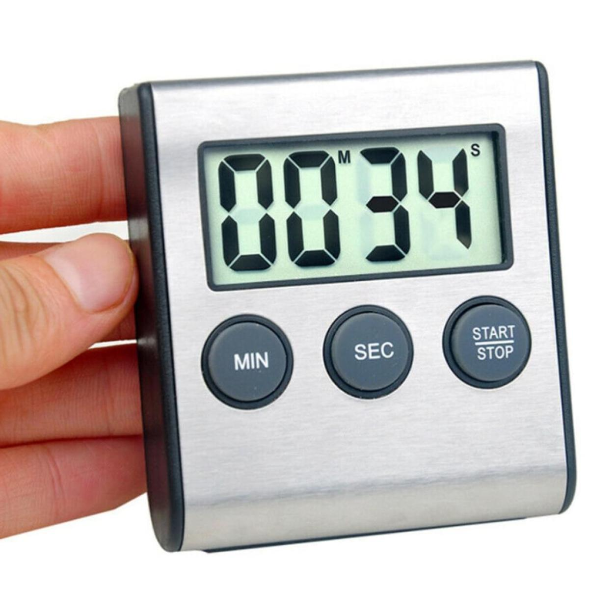 Silberner digitaler Küchentimer mit drei Knöpfen: MIN, SEC und START/STOP. Anzeige: 00:34.