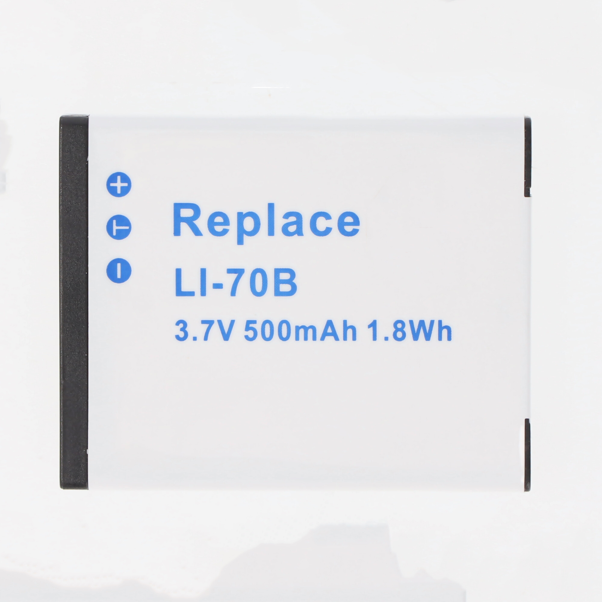 Weiße Batterie mit blauem Text: Replace, LI-70B, 3.7V 500mAh 1.8Wh. Schwarze Ränder und Plus/Minus-Zeichen.