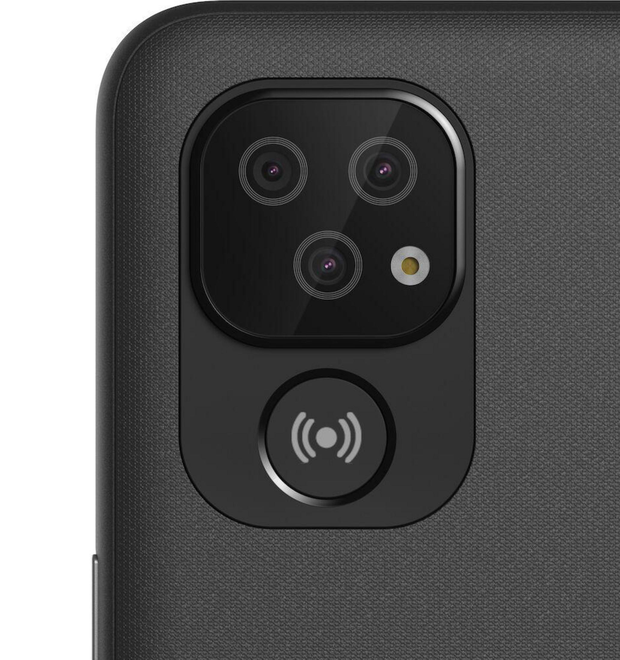 Nahaufnahme des Kameramoduls eines Telefons mit mehreren Linsen und einem Symbol für kabelloses Laden.